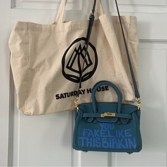 Sonique Saturday House YFLTB - Picture 2 of 2